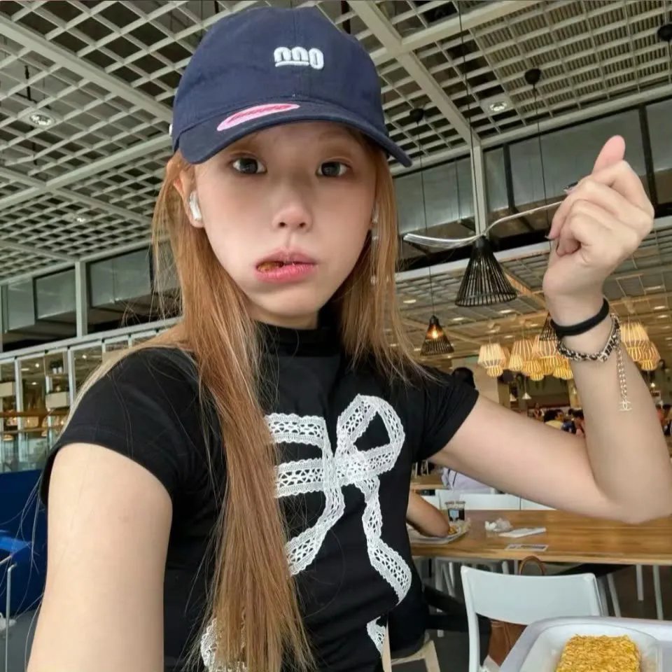 女儿国嬉春